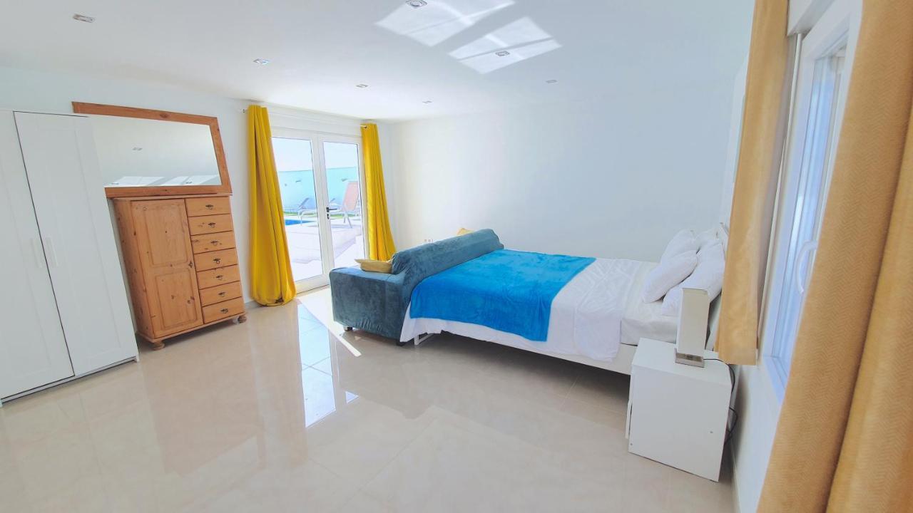 Stunning Sea View Villa With 6 Bedrooms & Heated Pool - Villa Renaissance Playa Blanca  Exterior photo