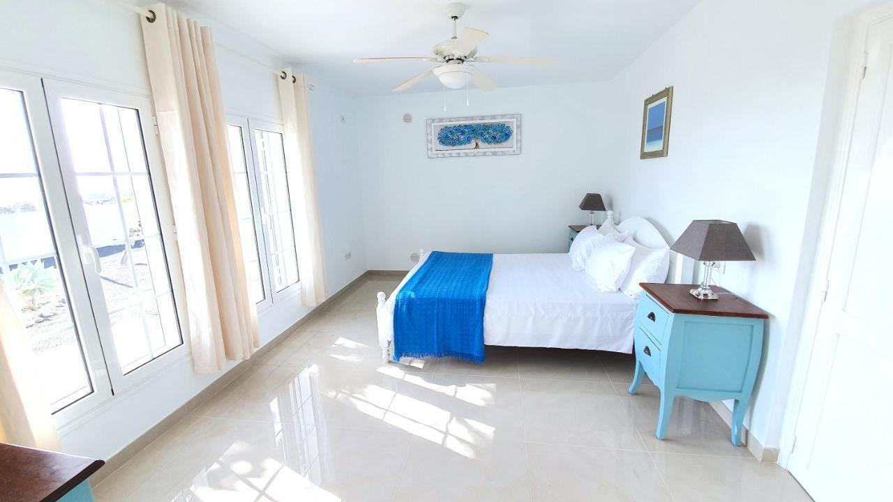 Stunning Sea View Villa With 6 Bedrooms & Heated Pool - Villa Renaissance Playa Blanca  Exterior photo